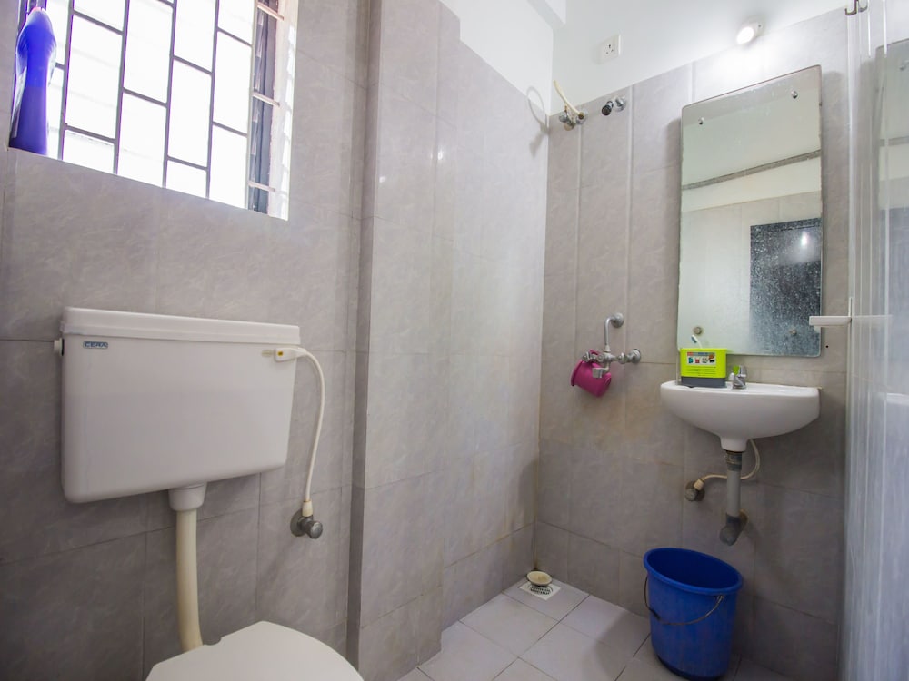 OYO 13203 Home Bright Studio Near Morjim Beach