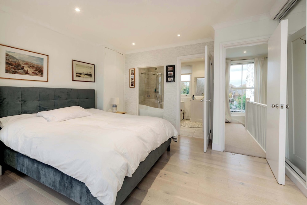 3 bed Home in Battersea With Garden