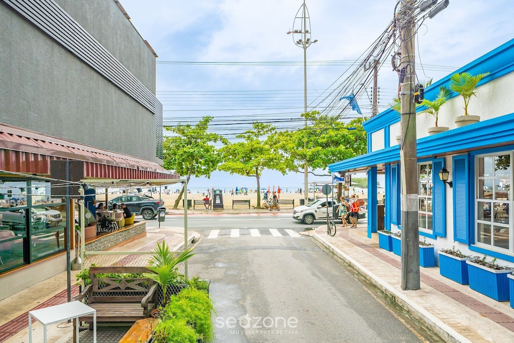 Apartment in BC Center With Side sea View Erz0502