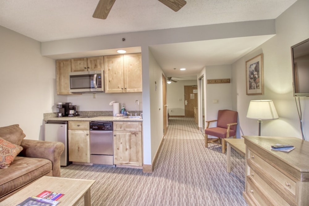 The Grand Lodge by Traverse Hospitality (No Resort Fees)