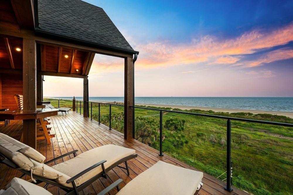 The Coppertone House 6 Bedroom Home