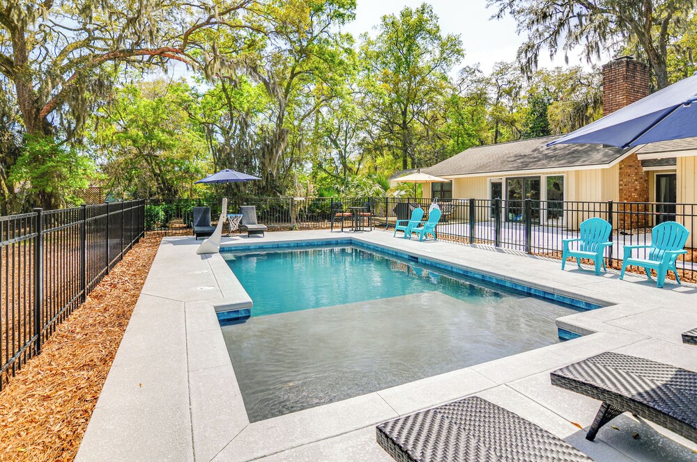 Near Golf Course: Hilton Head Home w/ Private Pool