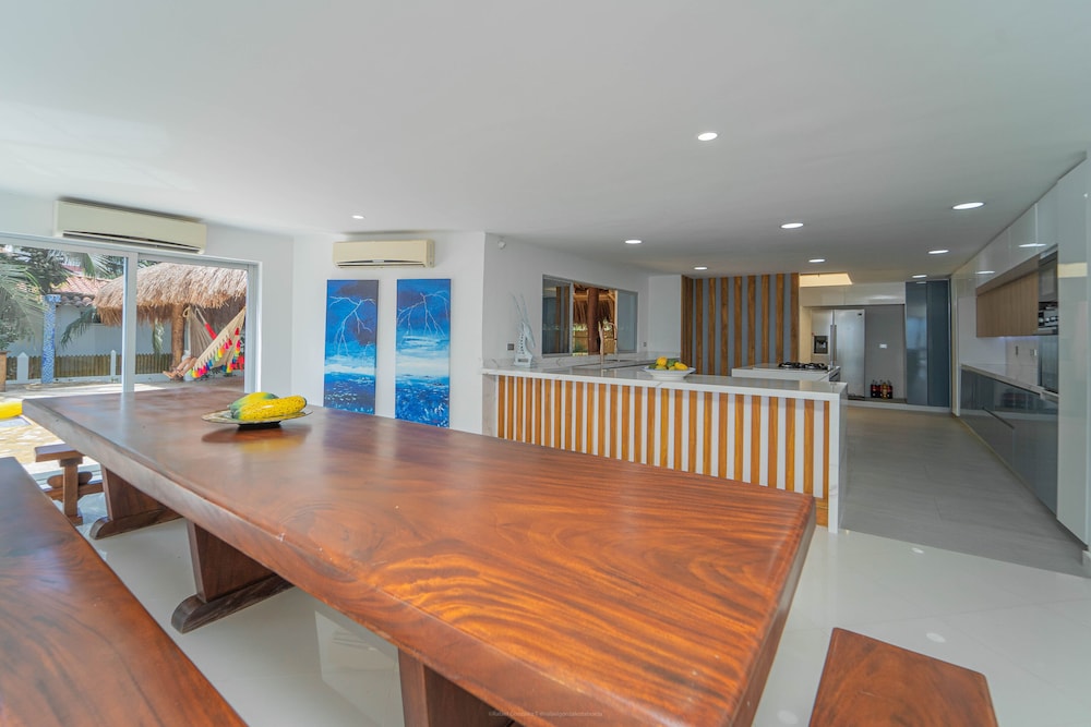 Villa El Francés 4BD WPool & Beach Front