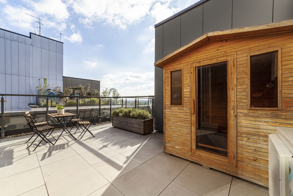 outdoor bbq area