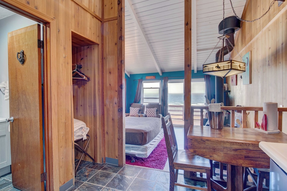 Moolack Shores Inn
