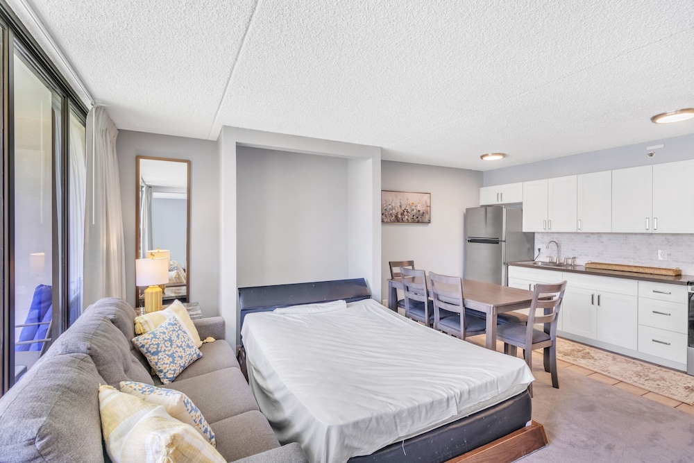 Tower 2 Suite 1208 -QQE by Koko Resort Vacation Rentals