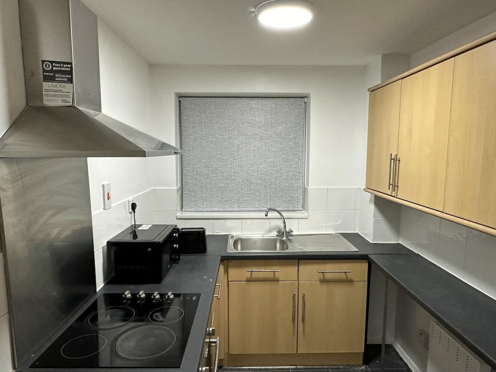 Beautiful 2-bed Apartment in Birmingham view 4