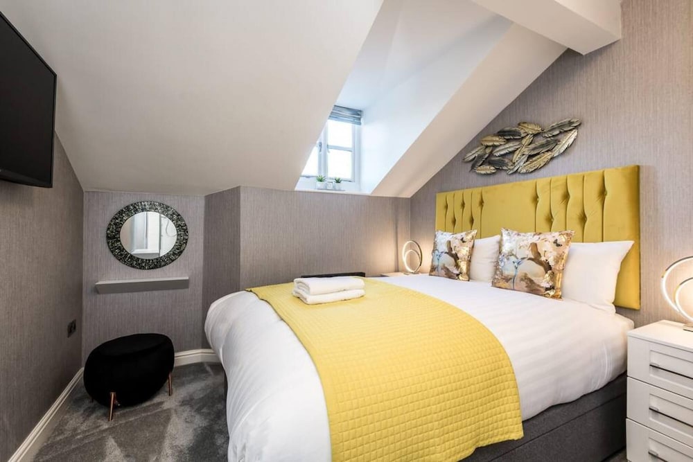 Host Apartments The Pilgrim Coach House view 5