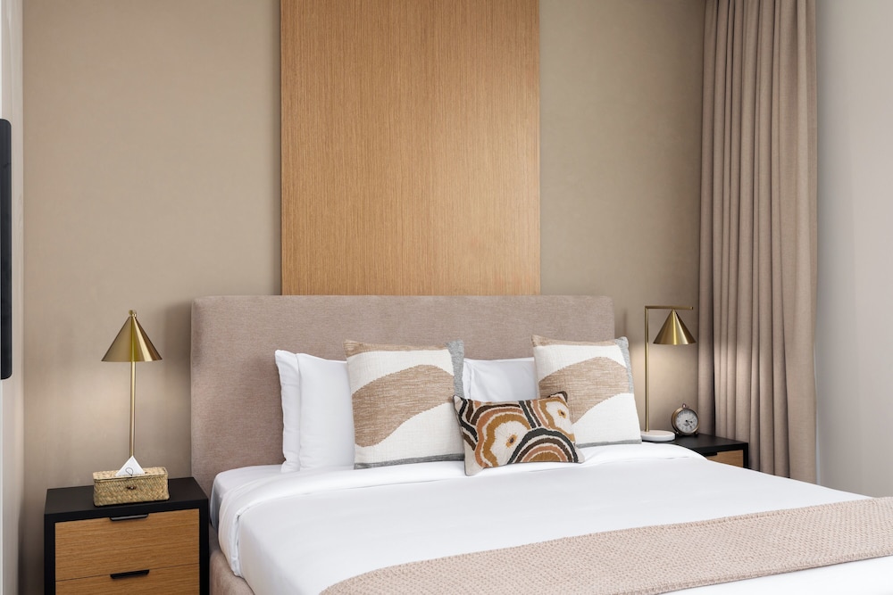 Maison Privee - Chic Downtown Living w/ Dubai Cityscape Views