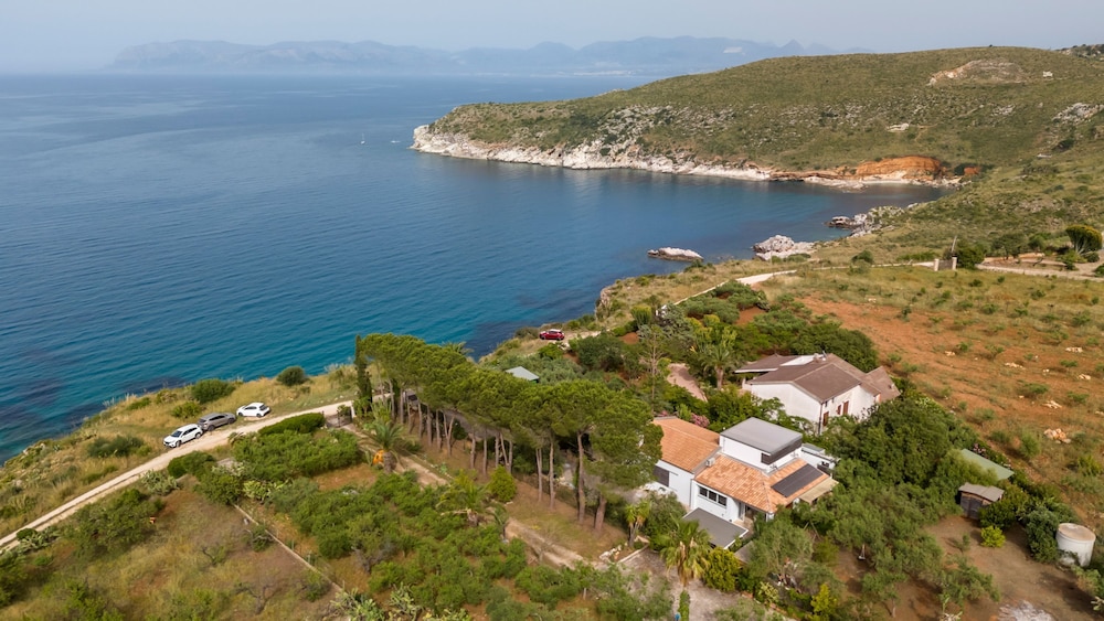 Villa Cardia a Cala Bianca by Wonderful Italy