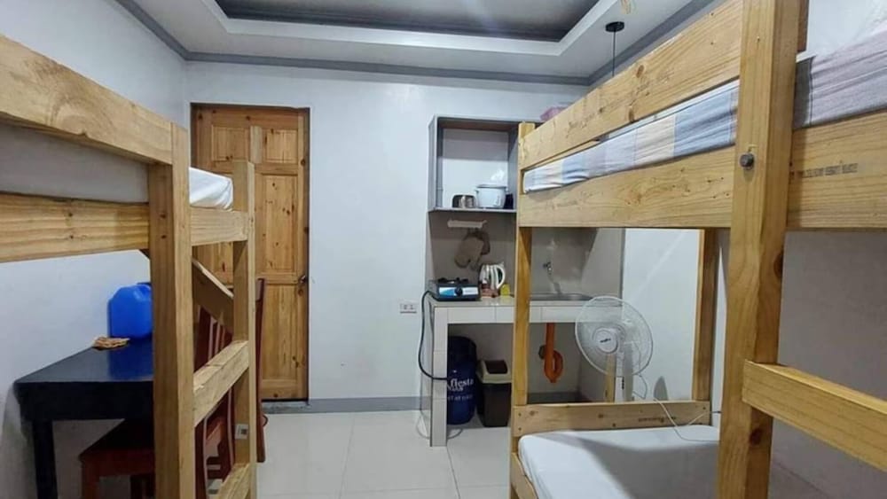 Room-2 Bedroom Apartment Near Burnham Pa