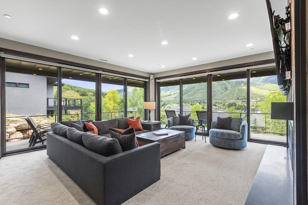 Nine Peaks 4 Bedroom Home