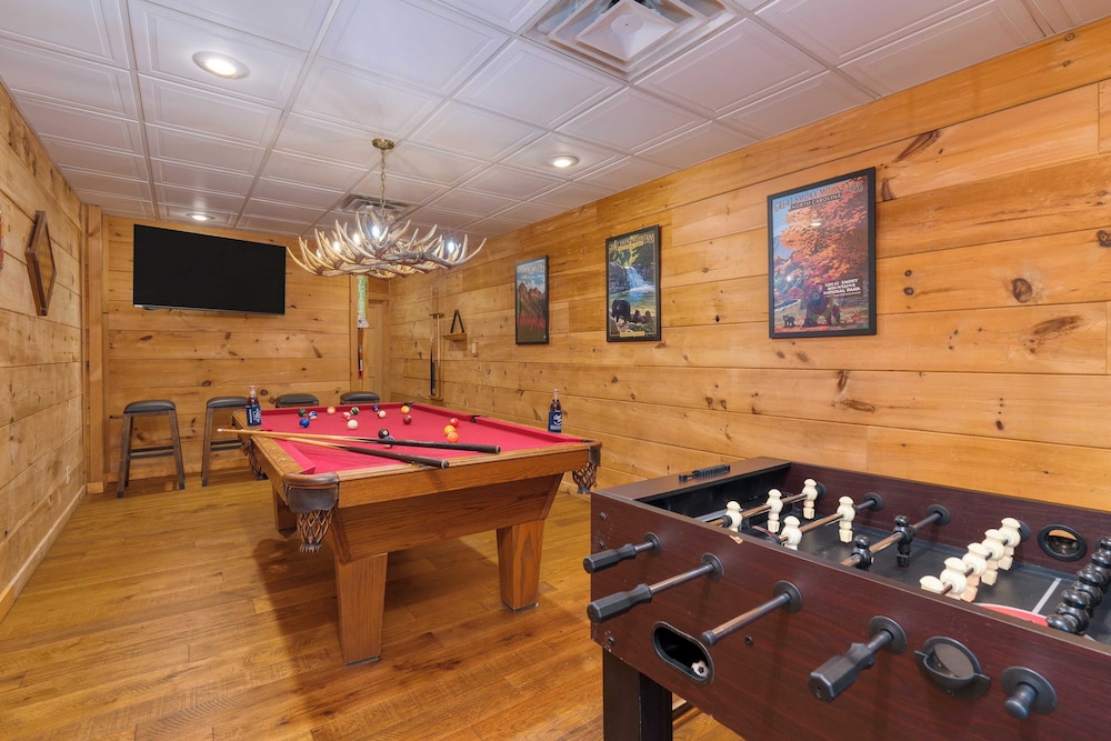 Sleeps 26, 2 Homes Theater Room, Game Room, Hot Tub, Smoky Mountain Views