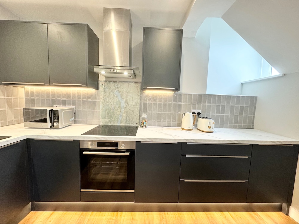 Cottage - Sleeps 2 - Pet Friendly - Parking