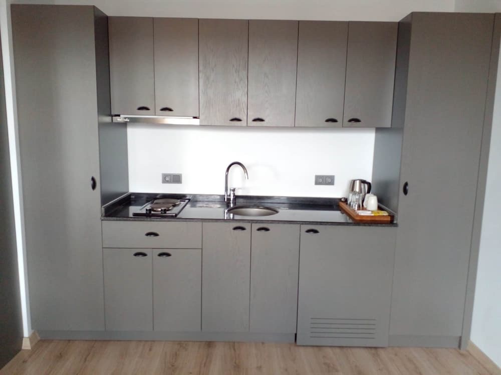 Lovely Flat with Sweet Balcony-ZAMBAK