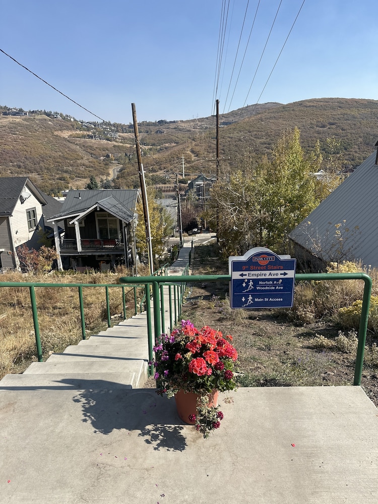916 Empire Skiers Secret 4 Bedroom Home