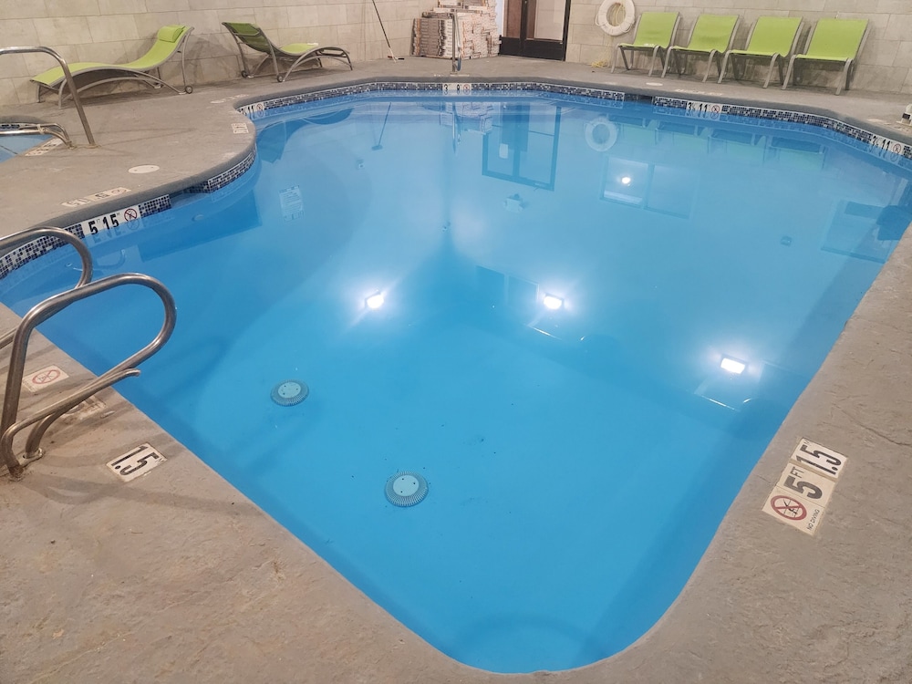 CASH REWARDS INN & SUITES