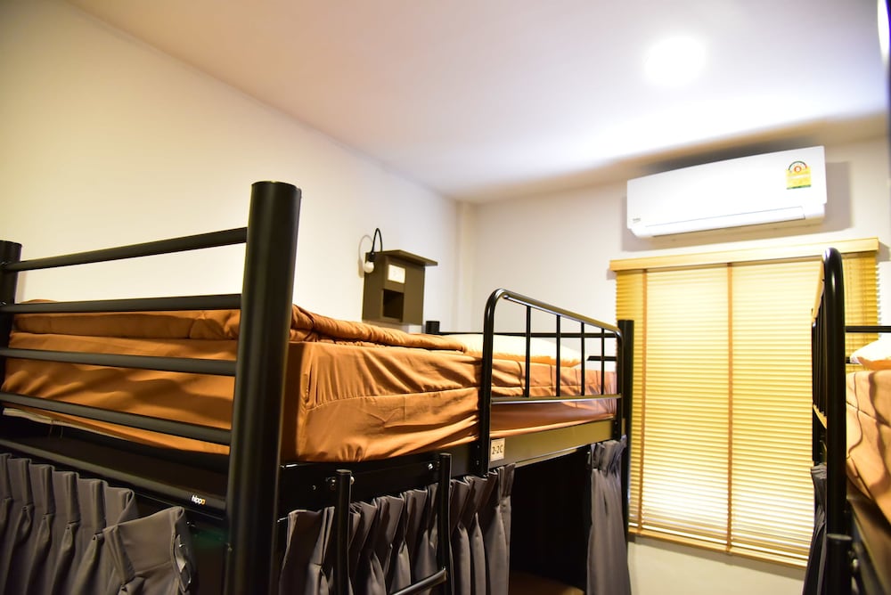 Inn Trog And Inn Soi - Hostel - Adults Only