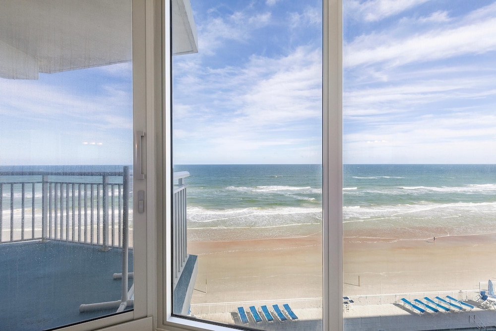 Surfside Club 503