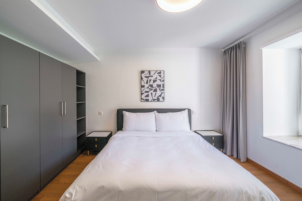 Tyms Morden 3BR 2BA APT Bella Vita