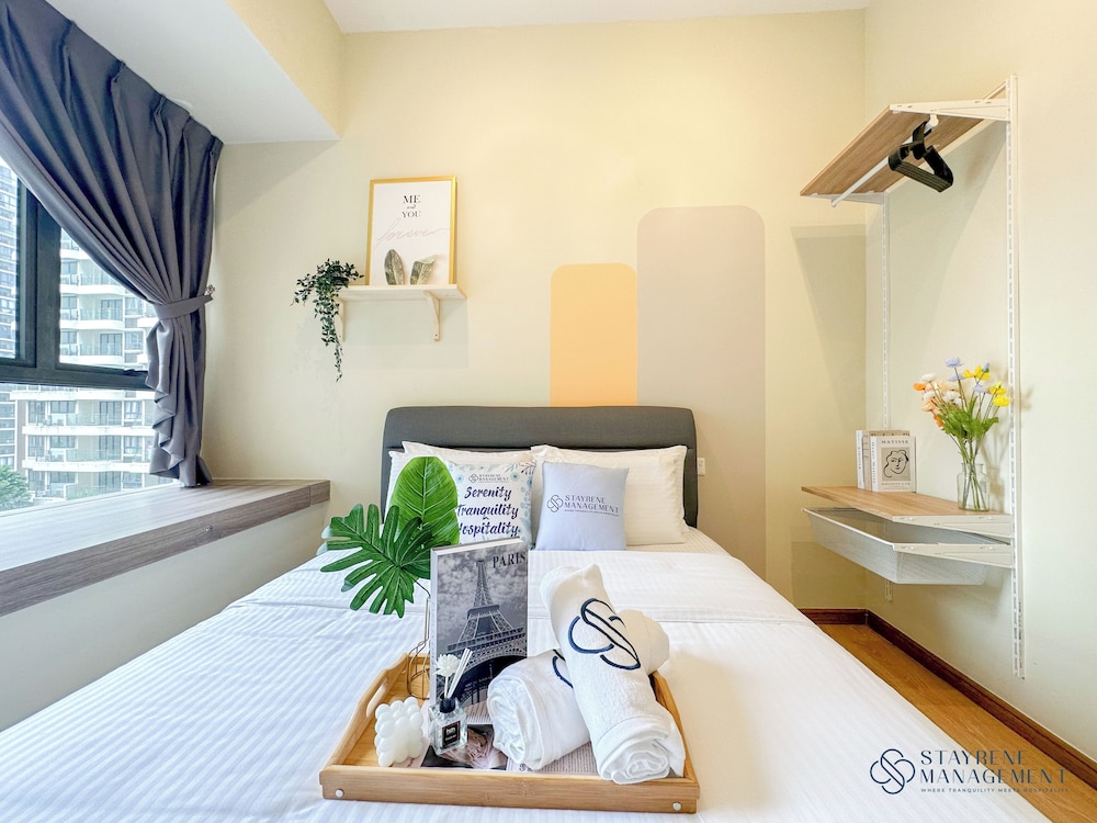 Country Garden Danga Bay Sea View Homestay by Stayrene