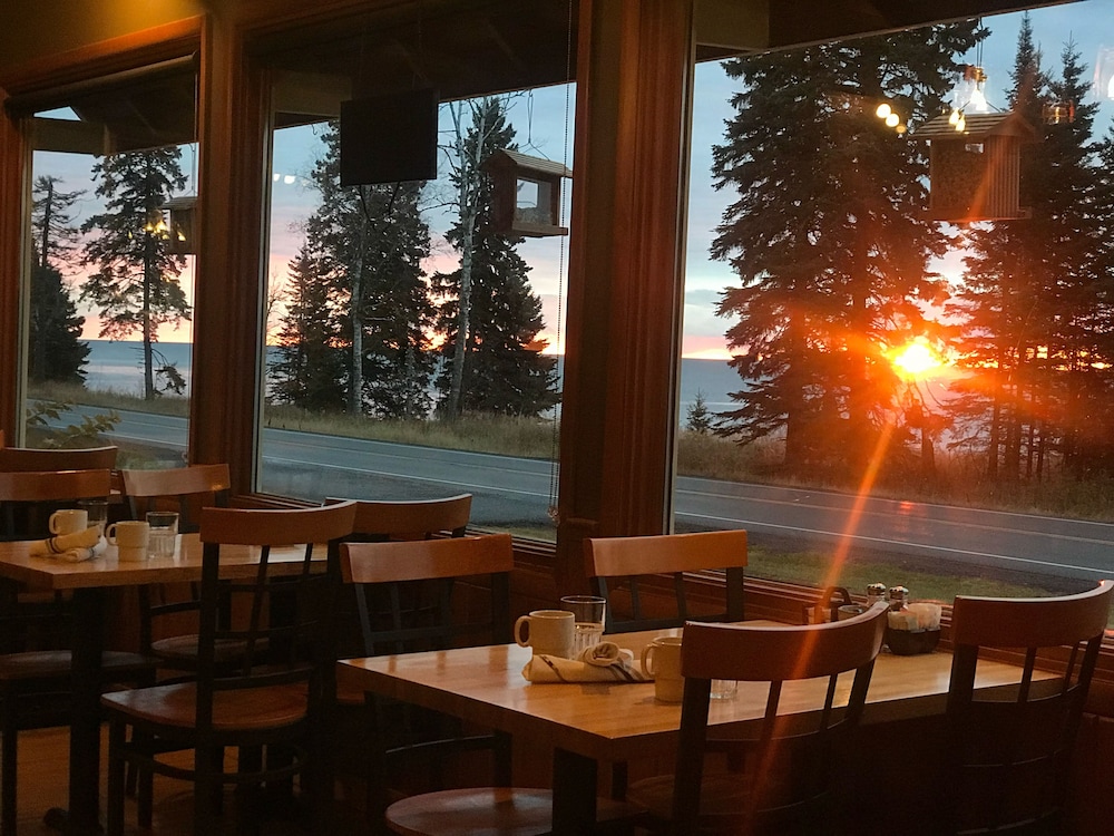 Cascade Lodge