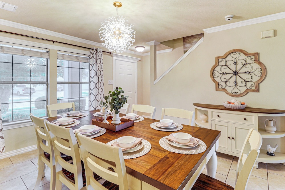 Near At&t Stadium & Six Flags: Texas Family Home!