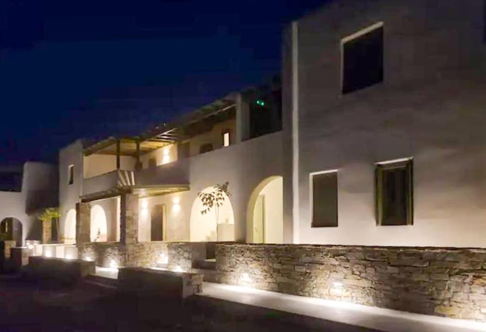 Ampelas Nostalgia Escape-poseidon Gem in Paros