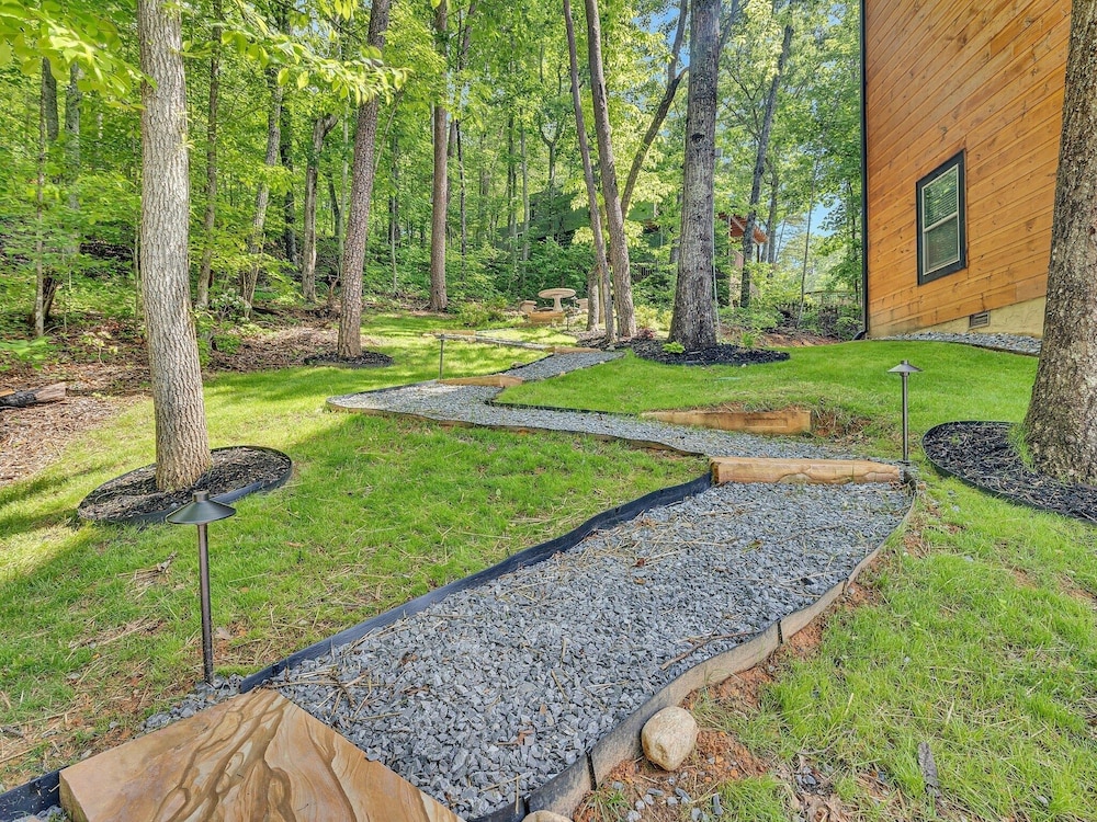 Ebenezer 4 Bedroom Cabin