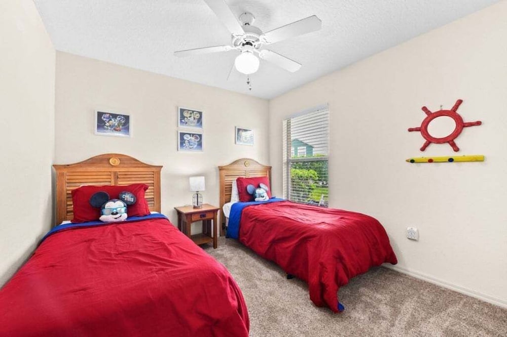 Oak Island Gem Cozy 4br Pool Home Near Disney 4 Bedroom Villa