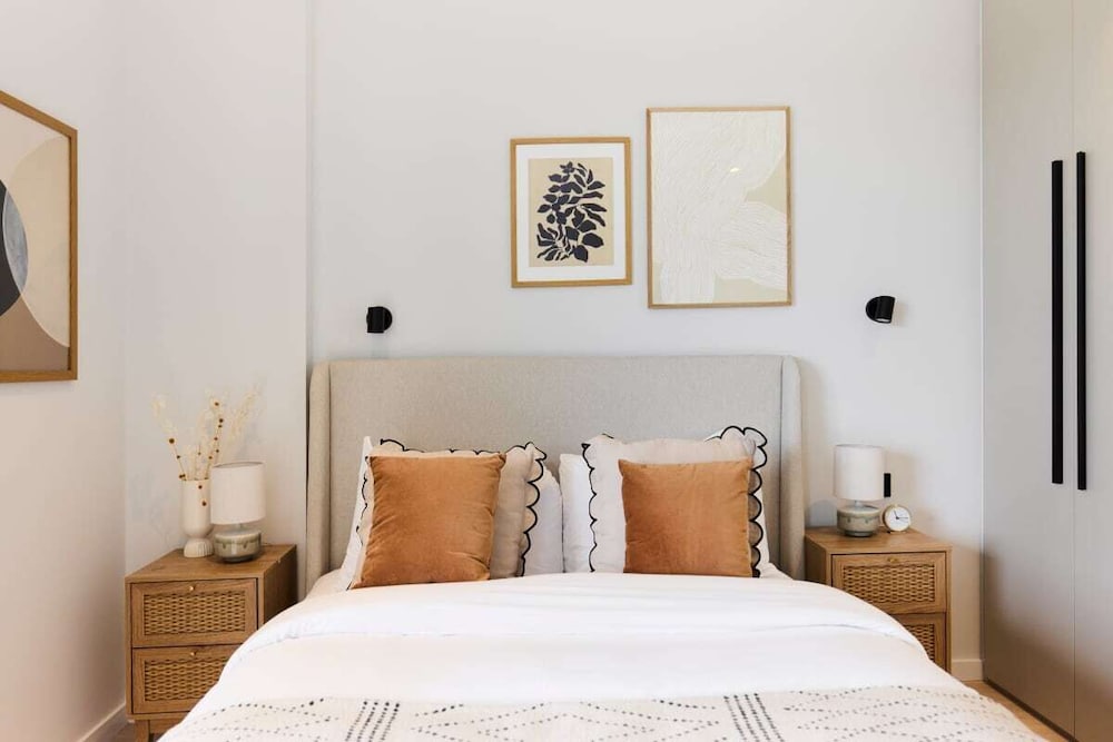 The Brondesbury Scenery - Bright 1bdr Flat With Balcony + Parking