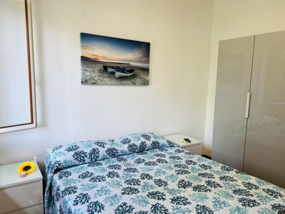 Villa With Private Garden Near the Beach and Center