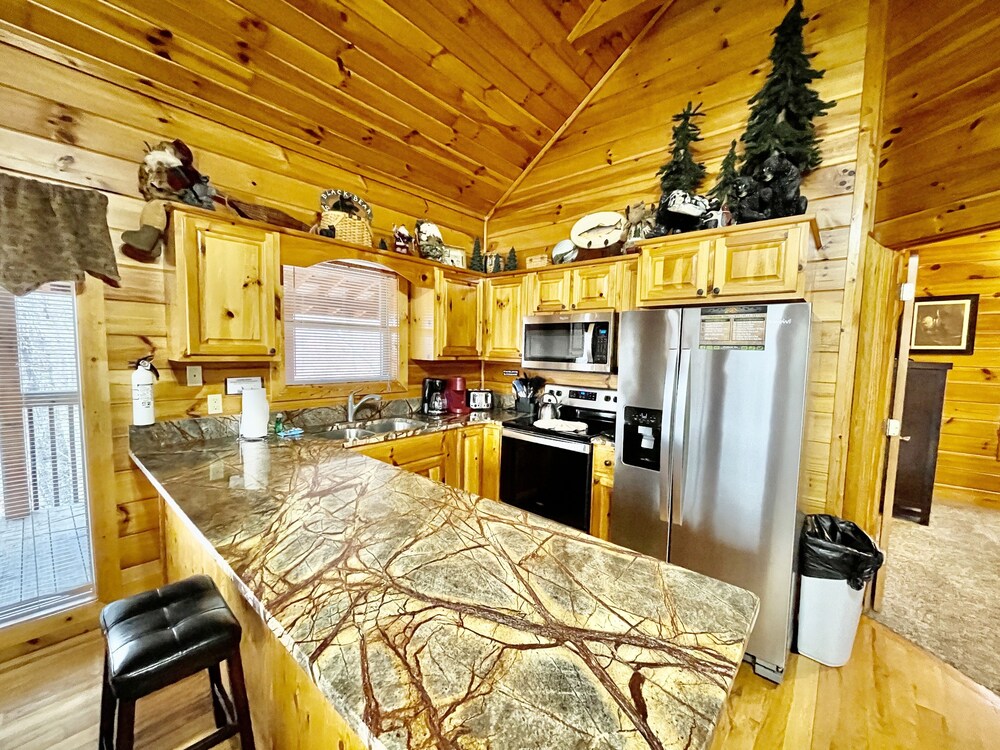 Picture Perfect 2 Bedroom Cabin by RedAwning - Property Image 28