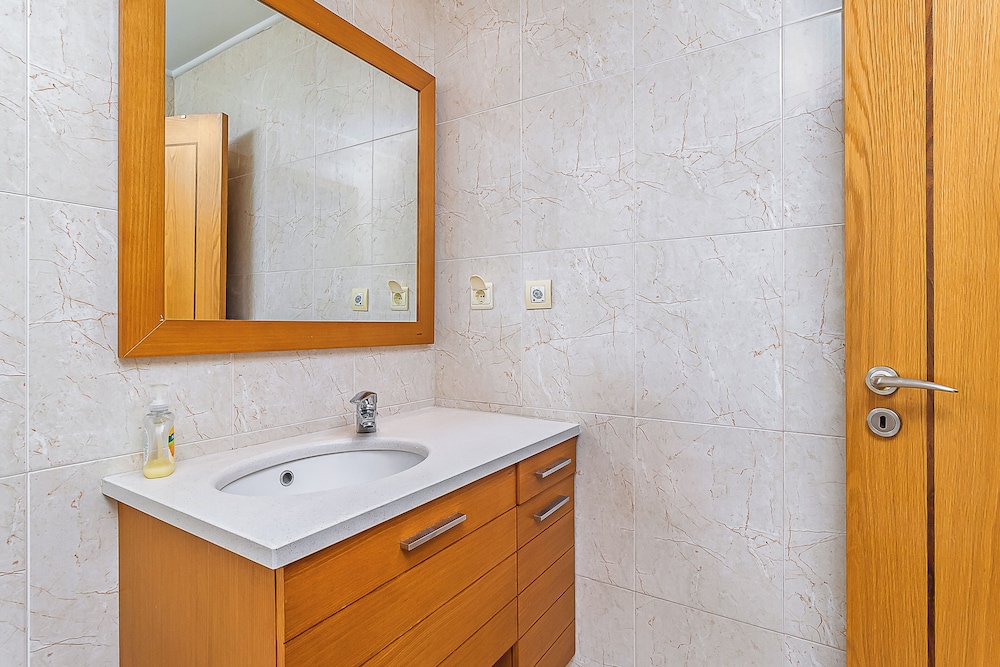 Stylish Stay in Lisbon-Scenic Views