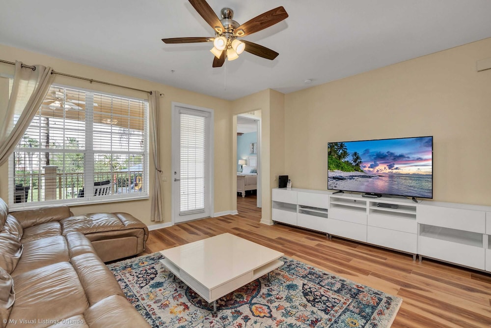 Polished, Luxurious Condo in Vista Cay, Near Themed Parks! #4vc206