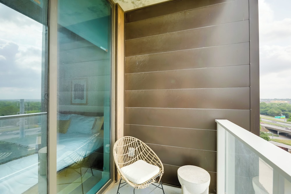Luxury Austin Condo: Pool Access, Near Downtown! - Image 4