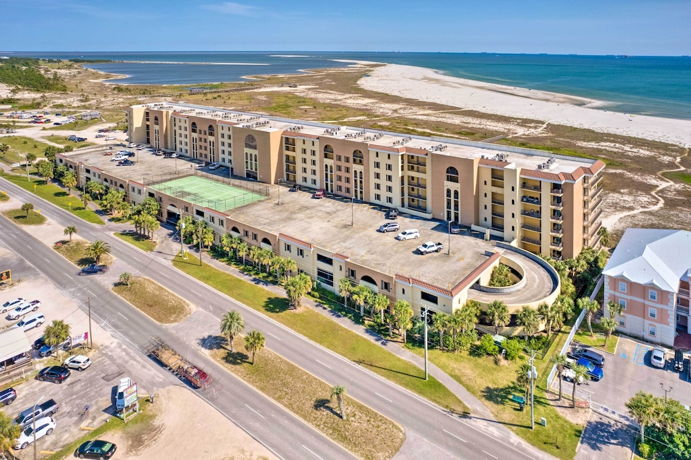 Mardi Gras Boho Chic Condo on the Gulf!