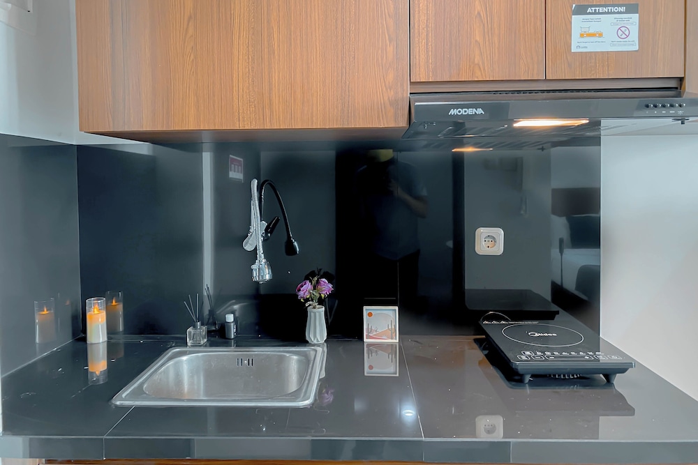 Strategic And Homey Studio At Lrt City Bekasi Apartment