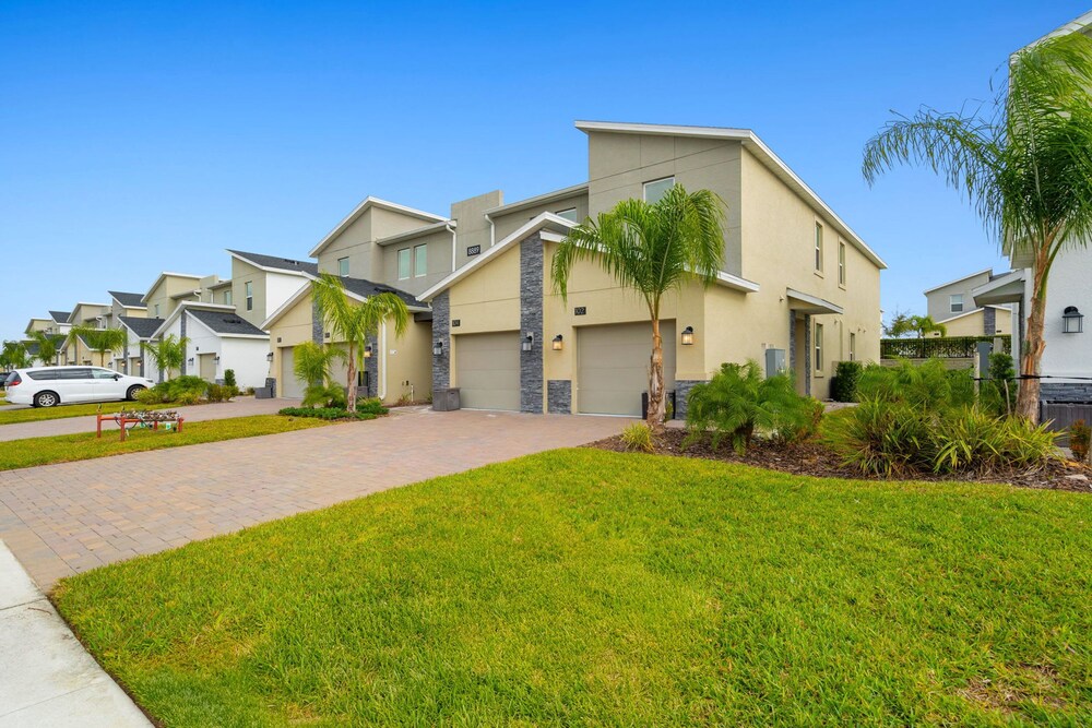 Condo 2bed 2bath Next to Disney w Free Water Park