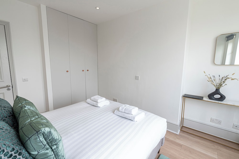 JOIVY Stylish 1 bed flats in Soho