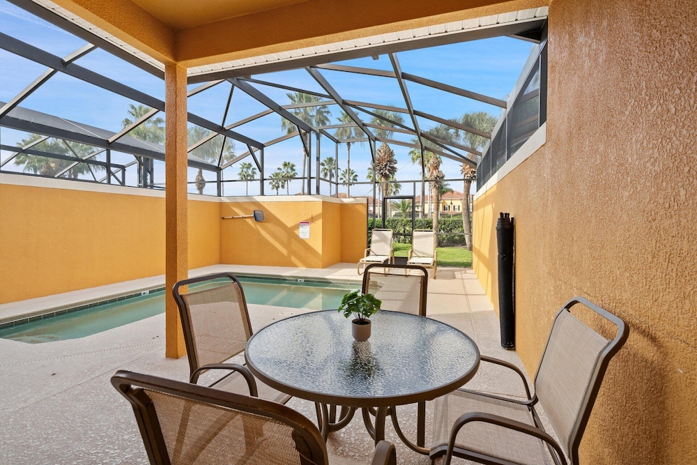 8963 Majesty Palm Rd