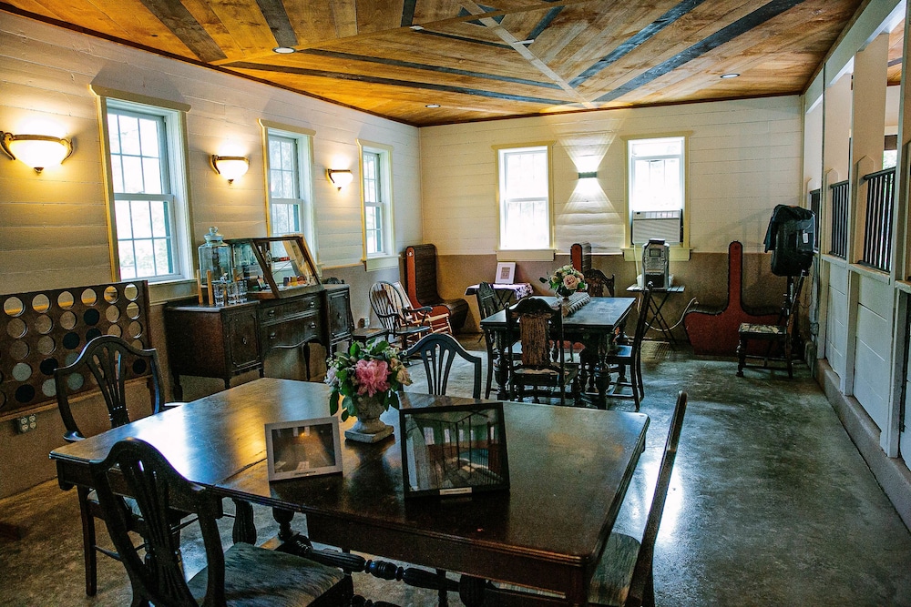 meeting & event spaces