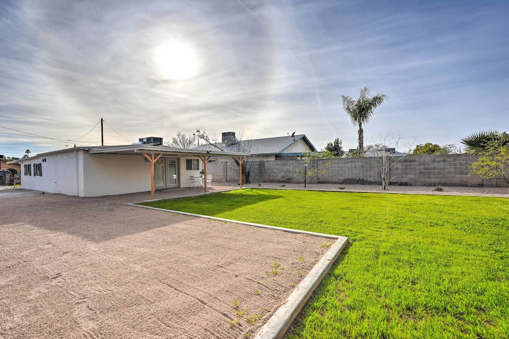 Pet-friendly Phoenix Vacation Rental w/ Yard view 2