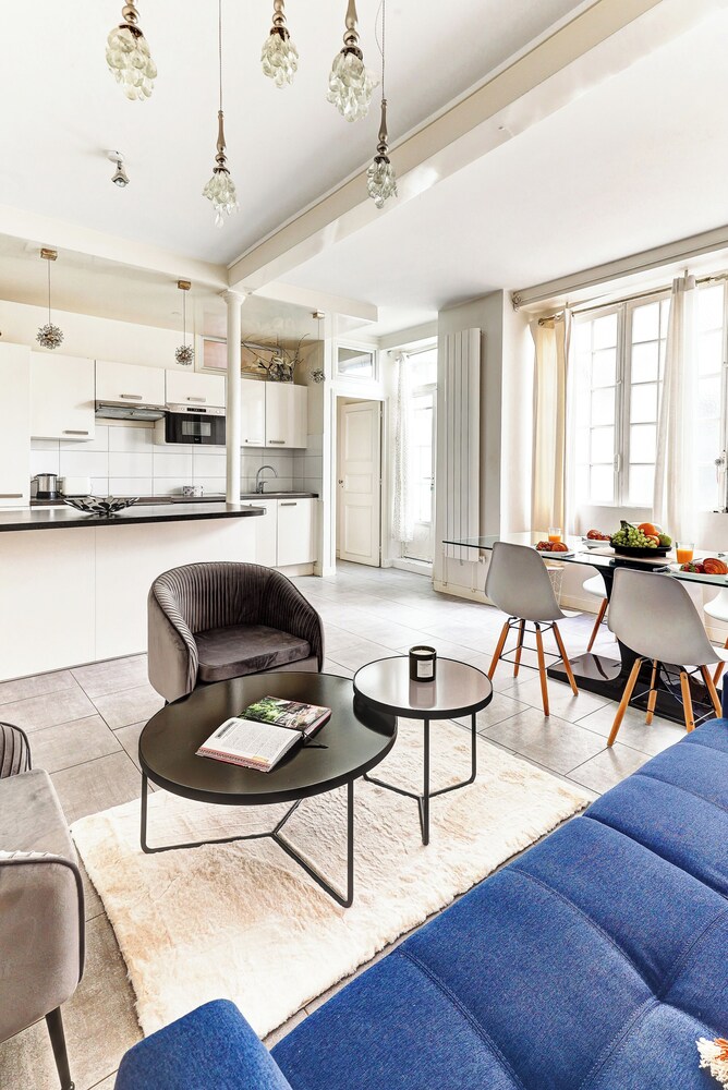 Stylish 1BR by Luxembourg Garden