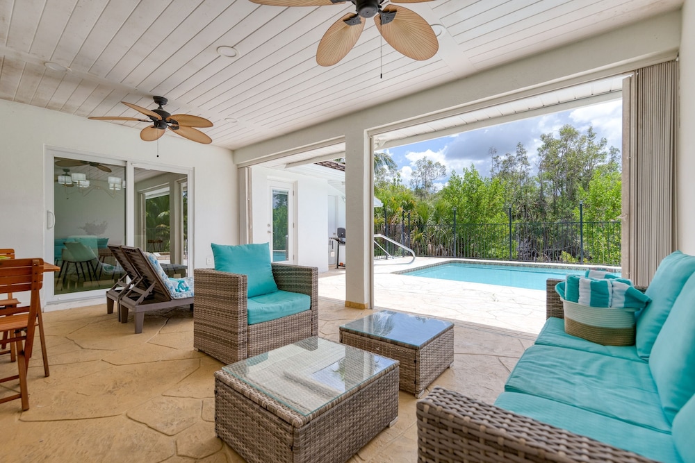 Casa Bonita by Avantstay Large Backyard Patio Pool Hot Tub