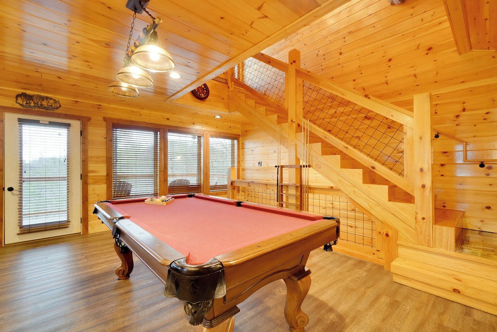 Hot Tub, Game Room & Mtn Views: Sevierville Cabin