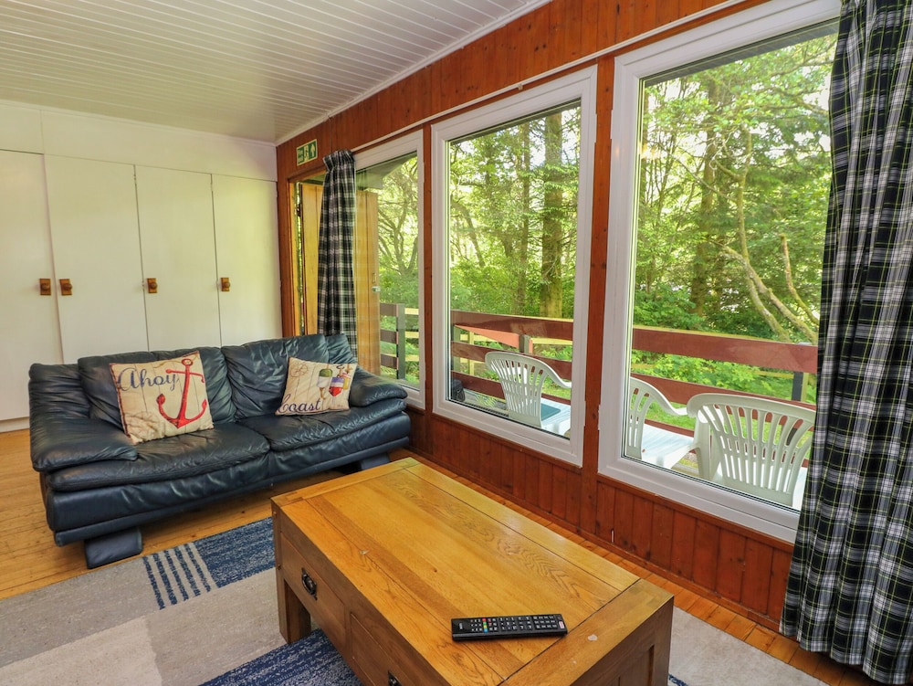Lodge 6 - 