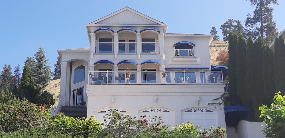 Hotel Lake View House - Image 1