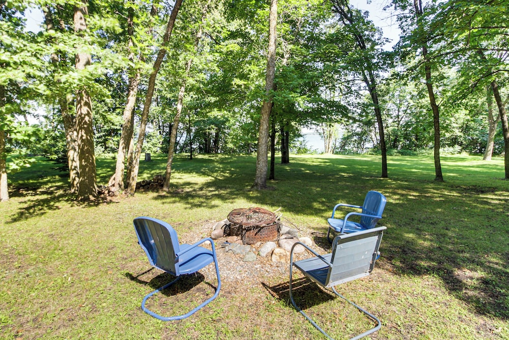 Lakeside Getaway w/ Dock: West Battle Lake Cabin