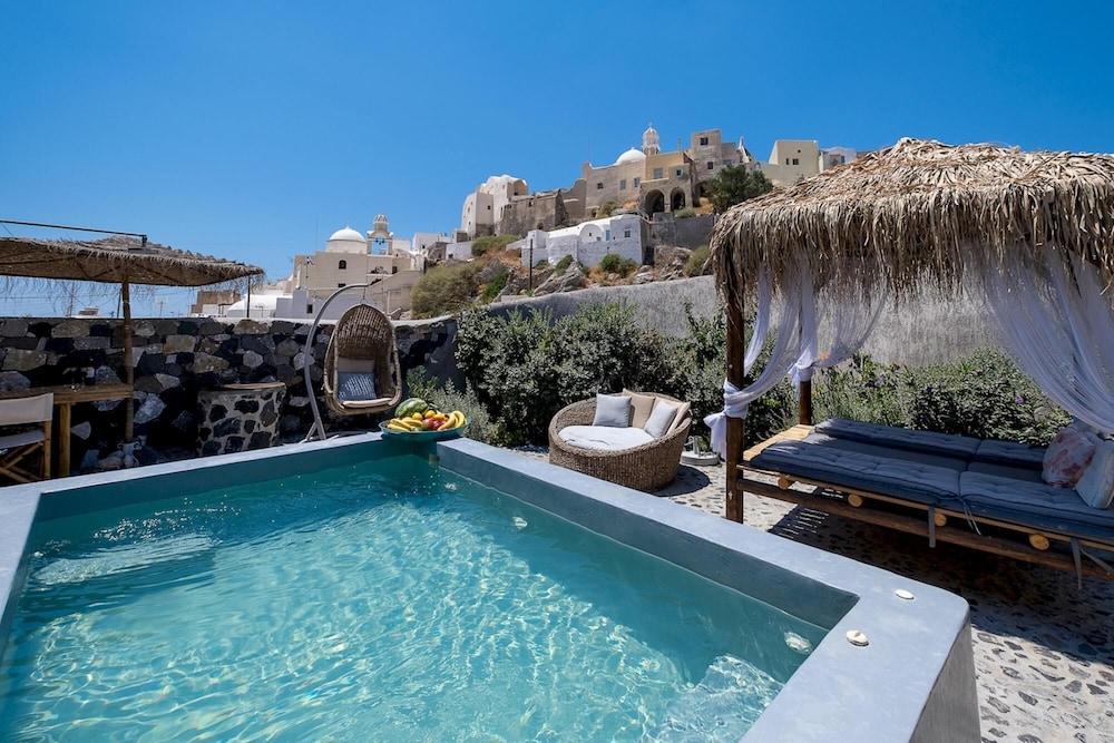 Rock Villas Santorini - Villa Legend Castle View Jacuzzi 130 sq m up to 7 Guests view 4